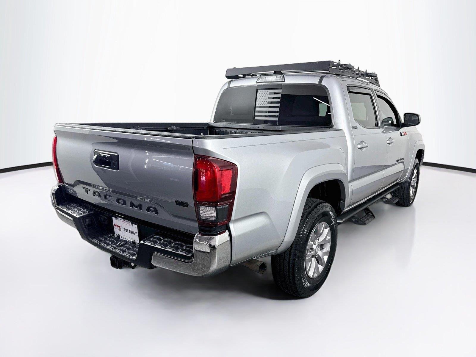 Used 2019 Cement Toyota SR5 image 2