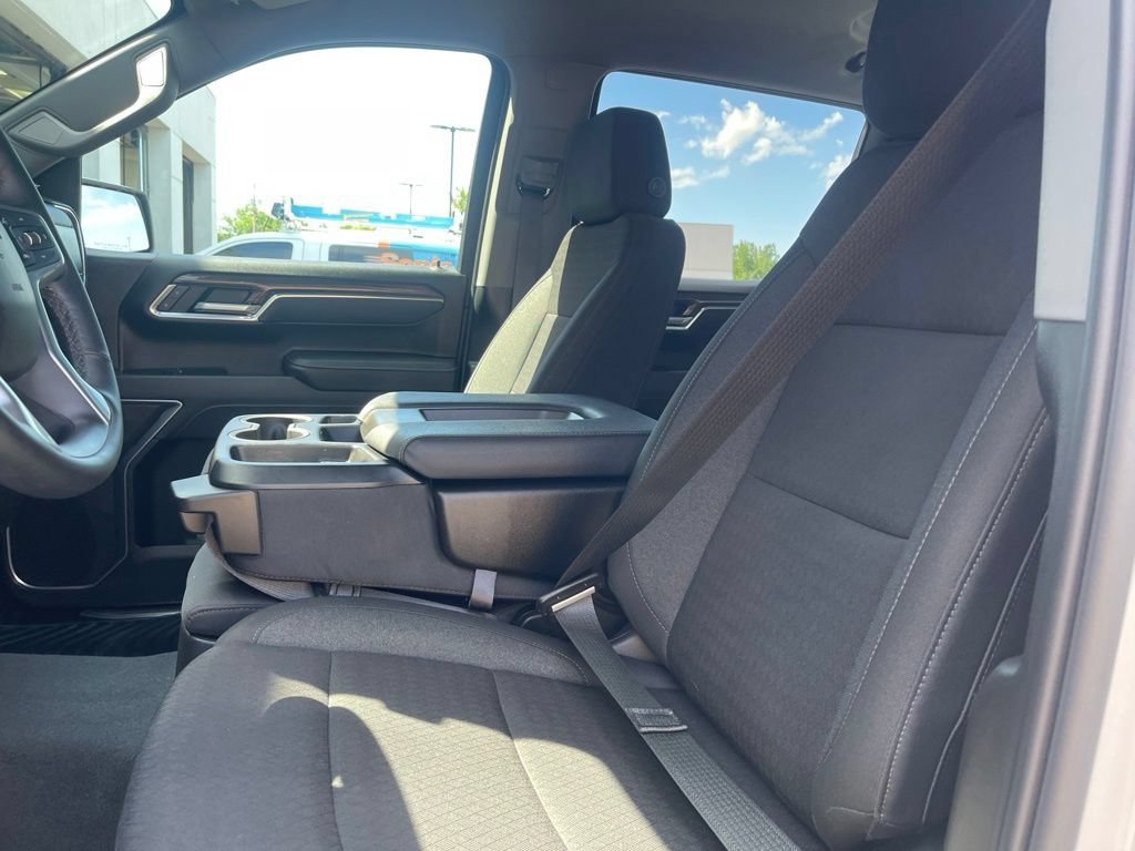 New 2026 Summit White Chevrolet LT (2FL) image 14