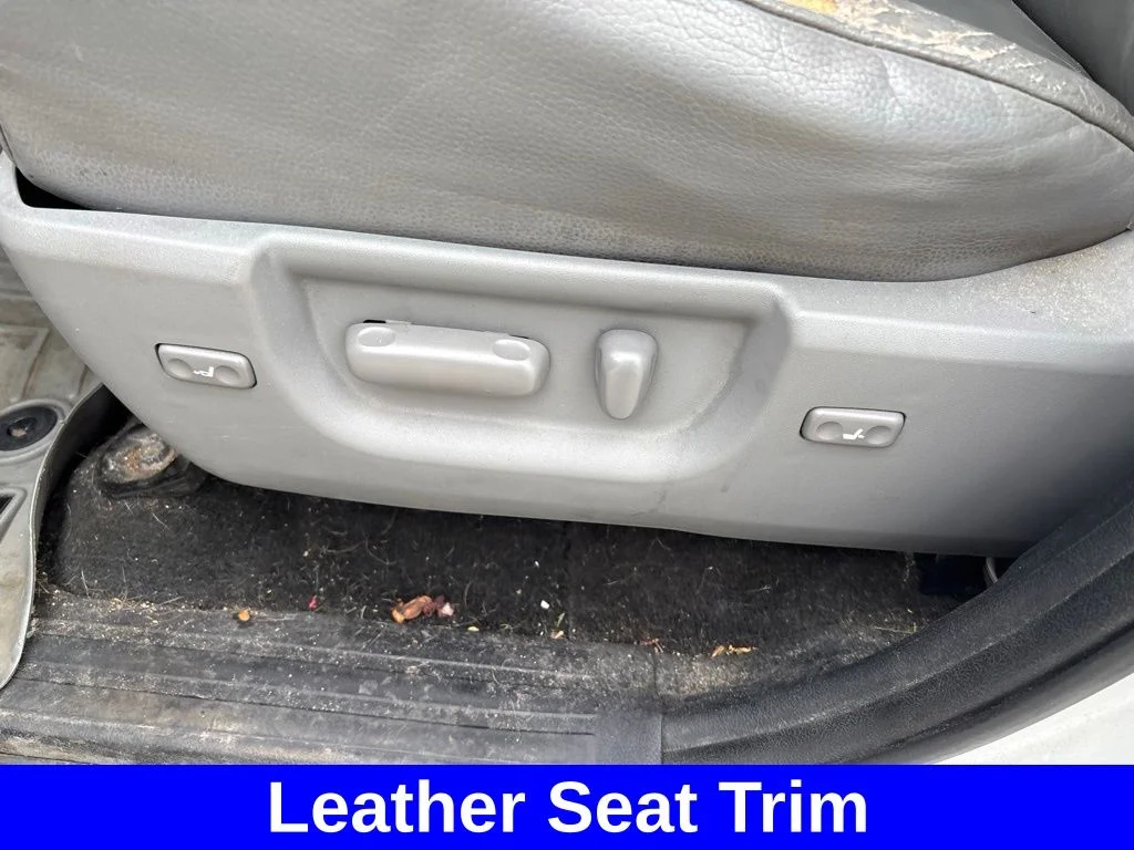 Used 2015 White Toyota SR5 image 15