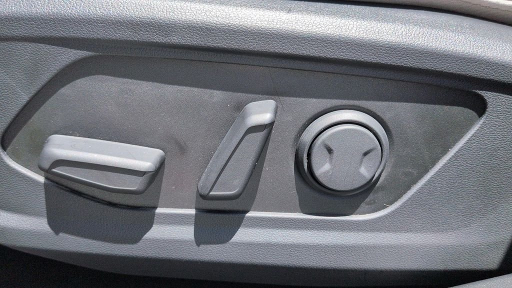 Used 2024 Silver Hyundai SEL image 16
