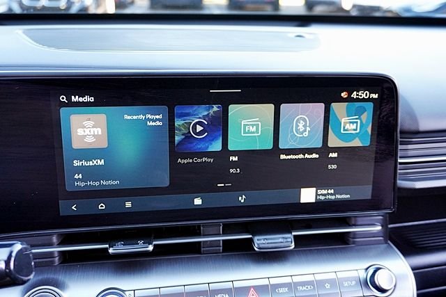 Used 2026 White Hyundai SEL Sport image 24