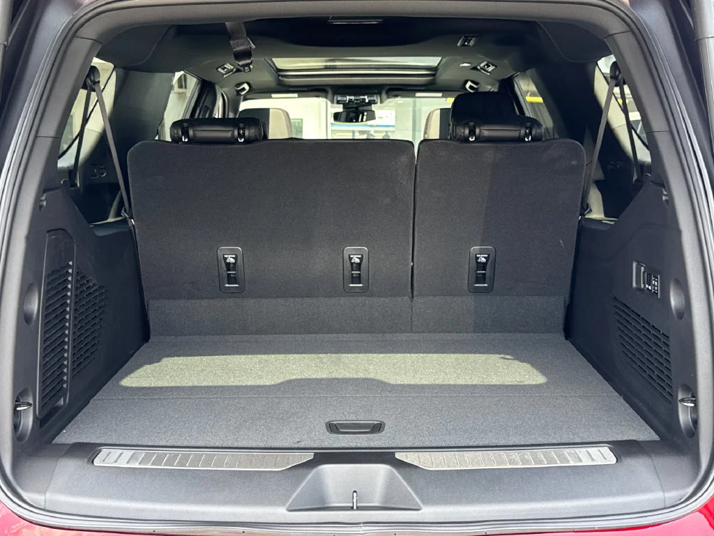 2026 Chevrolet Suburban RST - Photo 6