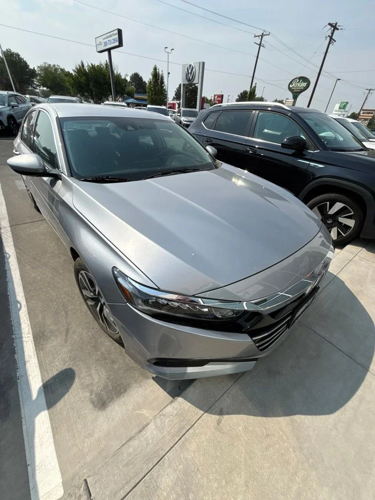 Used 2021 Lunar Silver Metallic Honda Base image 9