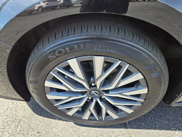 Used 2025 Black Nissan 2.5 SV image 23