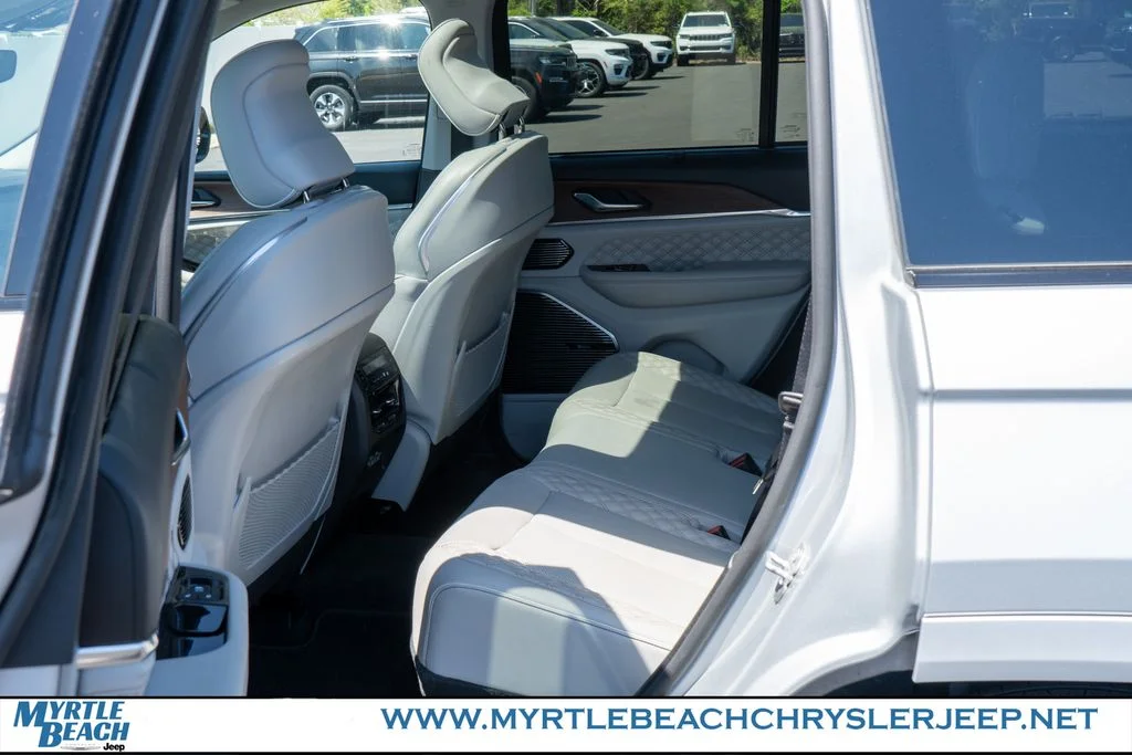 Certified Used 2022 Silver Jeep Summit image 13
