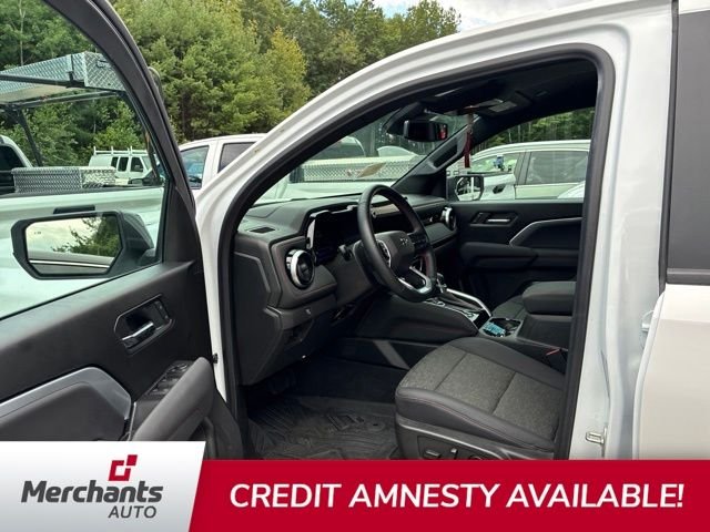 Used 2025 White Chevrolet Z71 image 7