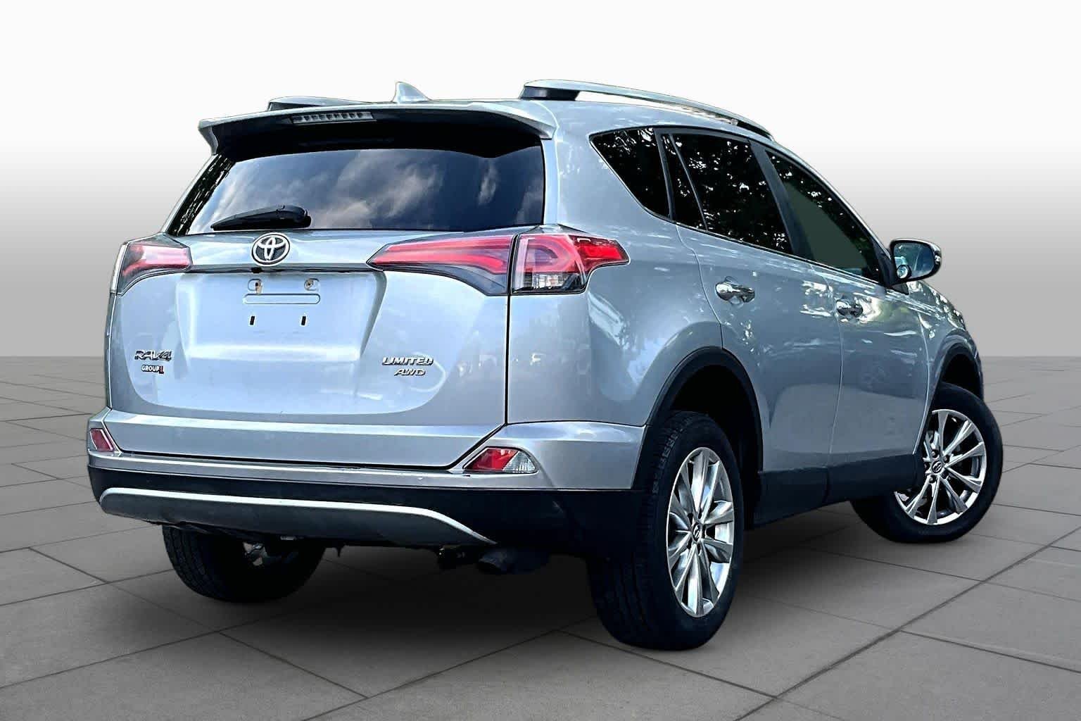 Used 2018 Silver Sky Metallic Toyota Limited image 13