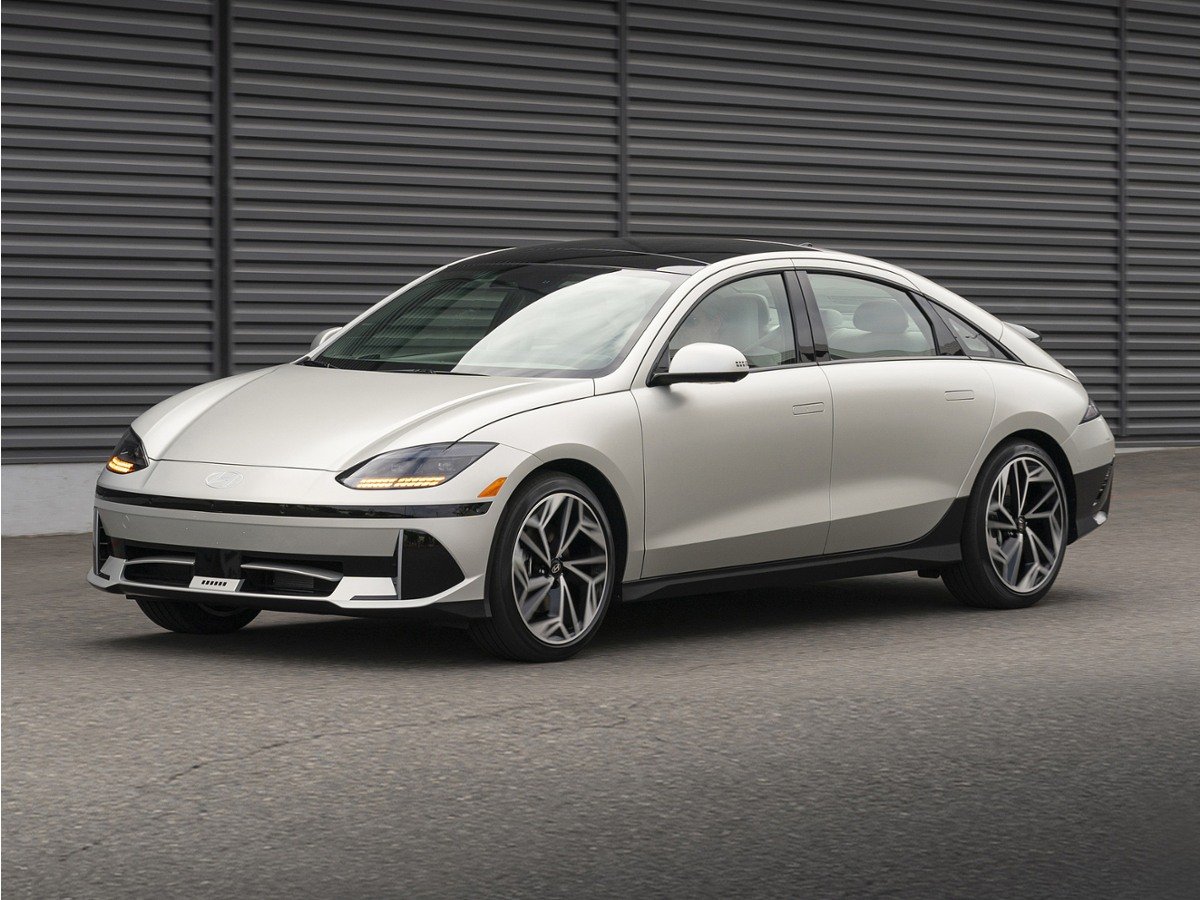 2023 Hyundai Ioniq 6 Limited RWD's photo