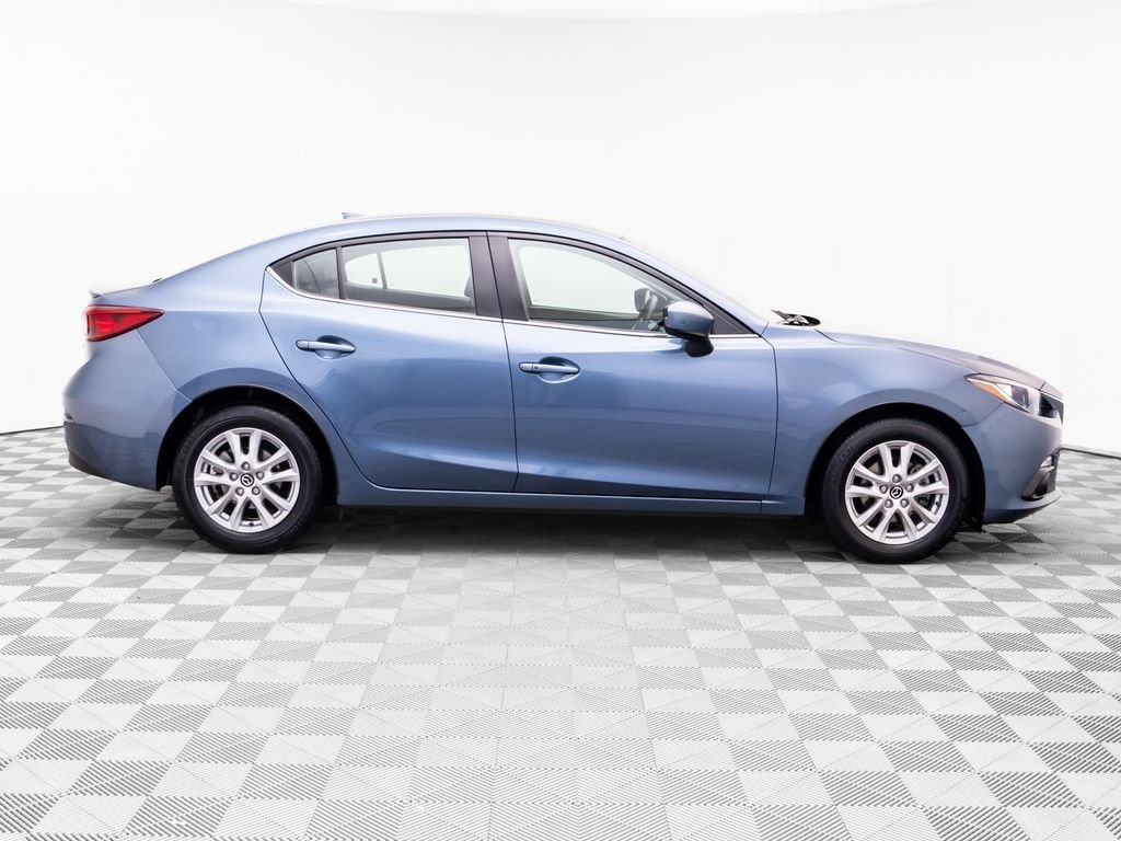 Used 2016 Blue Reflex Mica Mazda i Grand Touring image 8