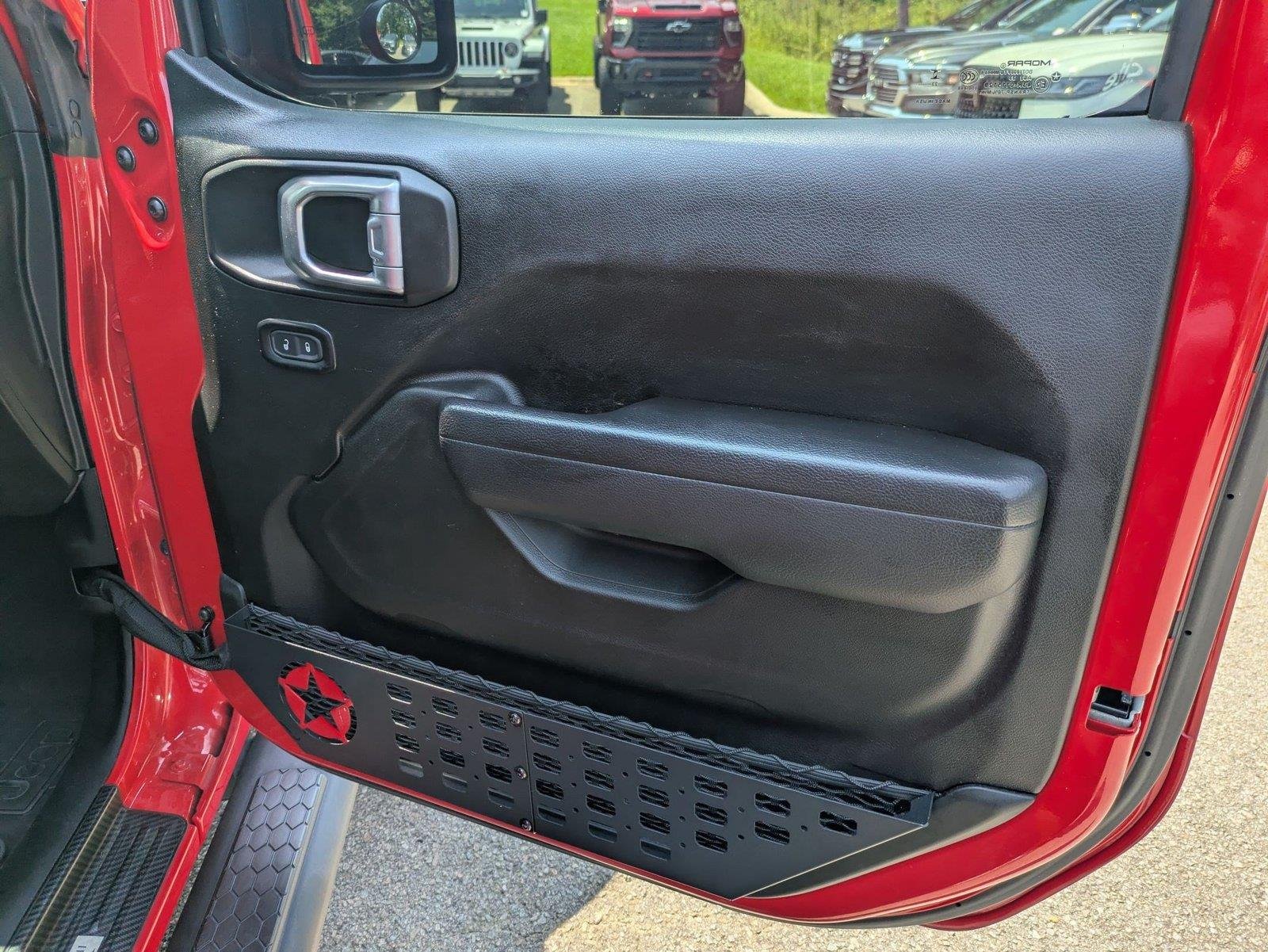 Used 2024 Firecracker Red Clearcoat Jeep Rubicon image 28