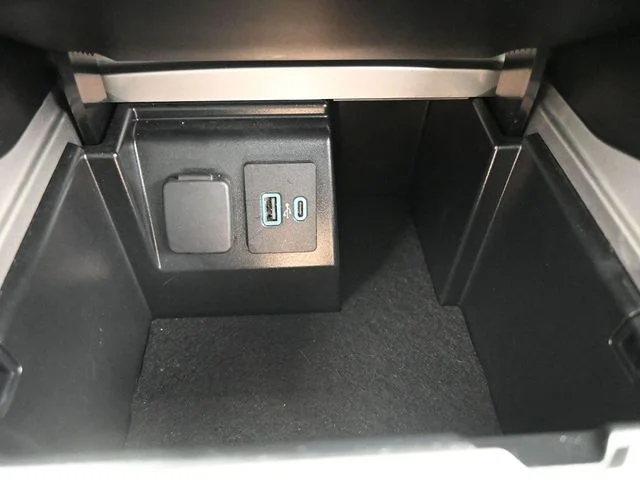 Used 2023 Silver Ford Platinum image 28