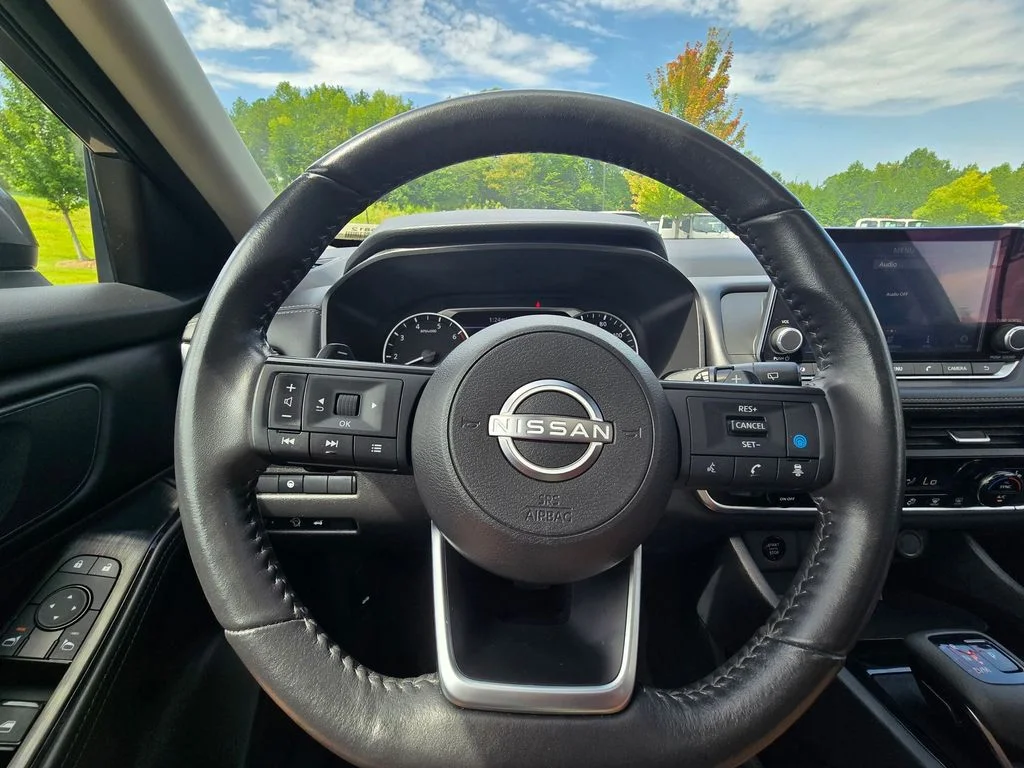 Used 2024 Gray Nissan SV image 22