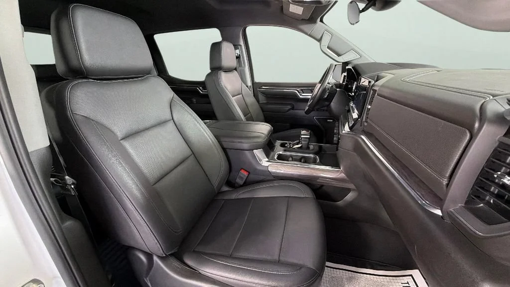 Used 2024 Summit White Chevrolet LTZ image 35