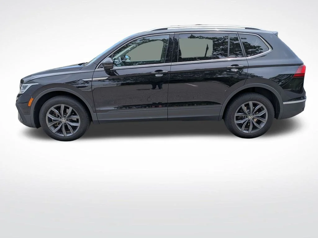 Used 2022 Black Volkswagen 2.0T SE image 6