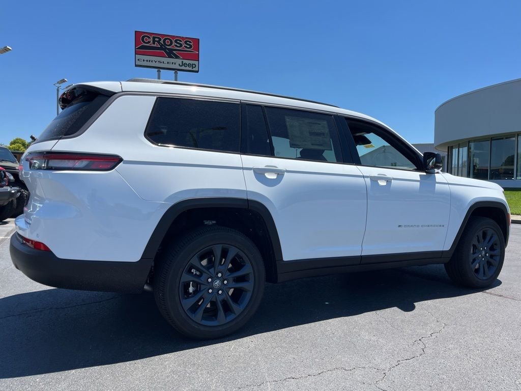 New 2026 Bright White Clear-Coat Exterior Paint Jeep Limited image 45