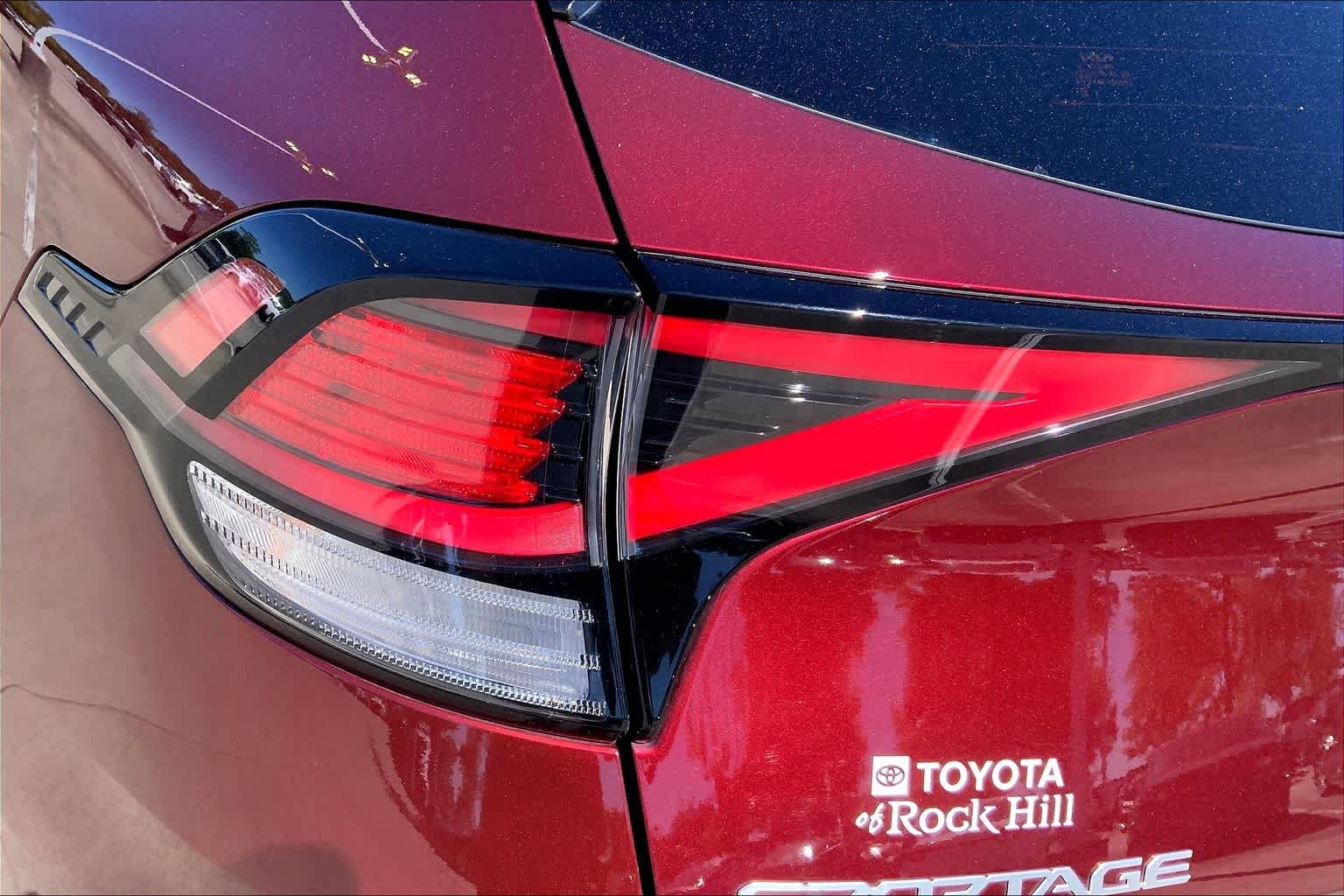 Used 2023 Dawning Red Kia SX image 27