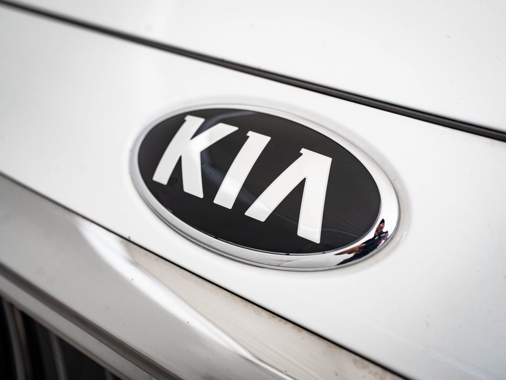2019 Kia Cadenza Technology photo 2