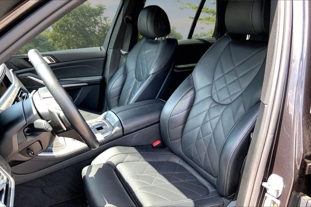 Used 2023 Gray BMW xDrive40i image 21