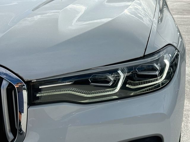 Used 2020 White BMW xDrive40i image 32
