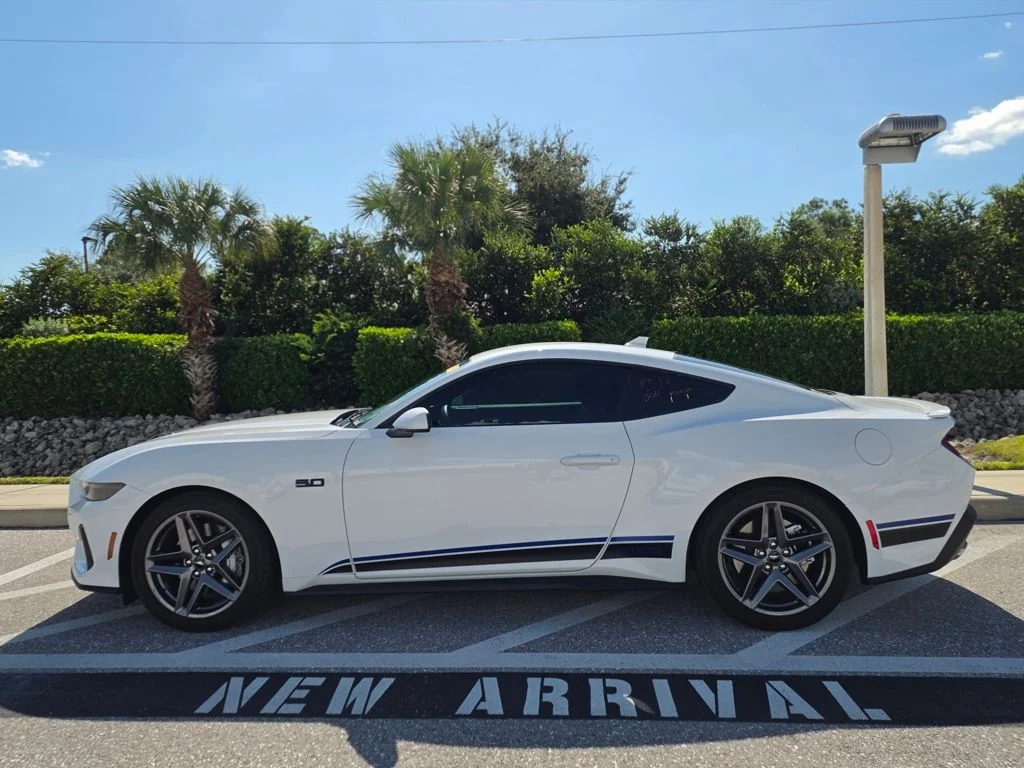 Used 2025 Oxford White Ford GT Premium image 8
