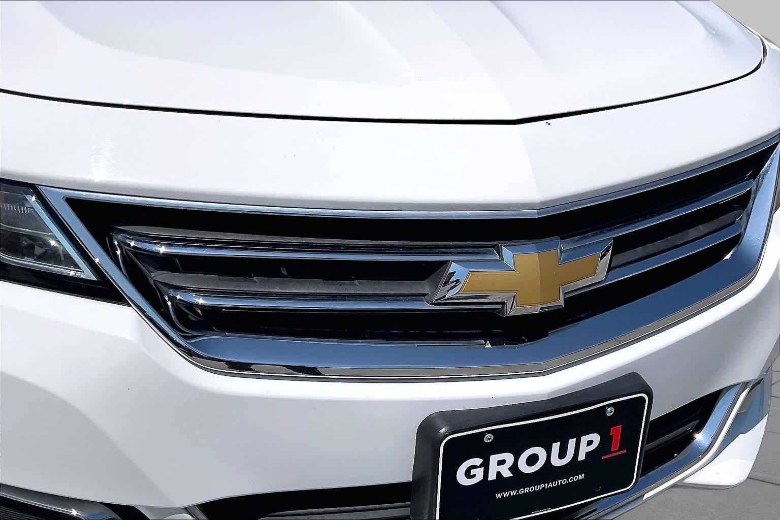 Used 2016 Summit White Chevrolet LT image 28