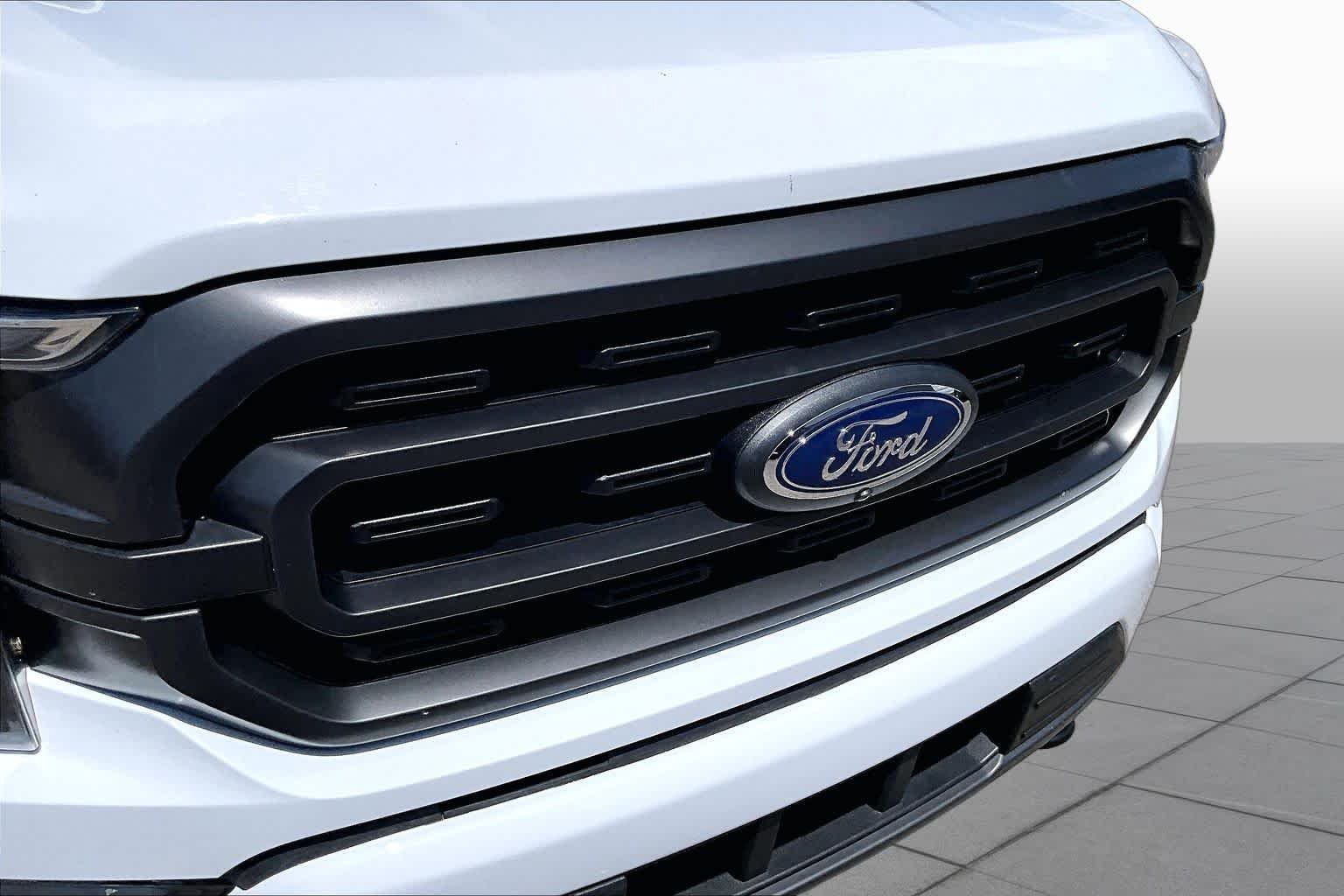 Used 2023 Oxford White Ford XLT image 30