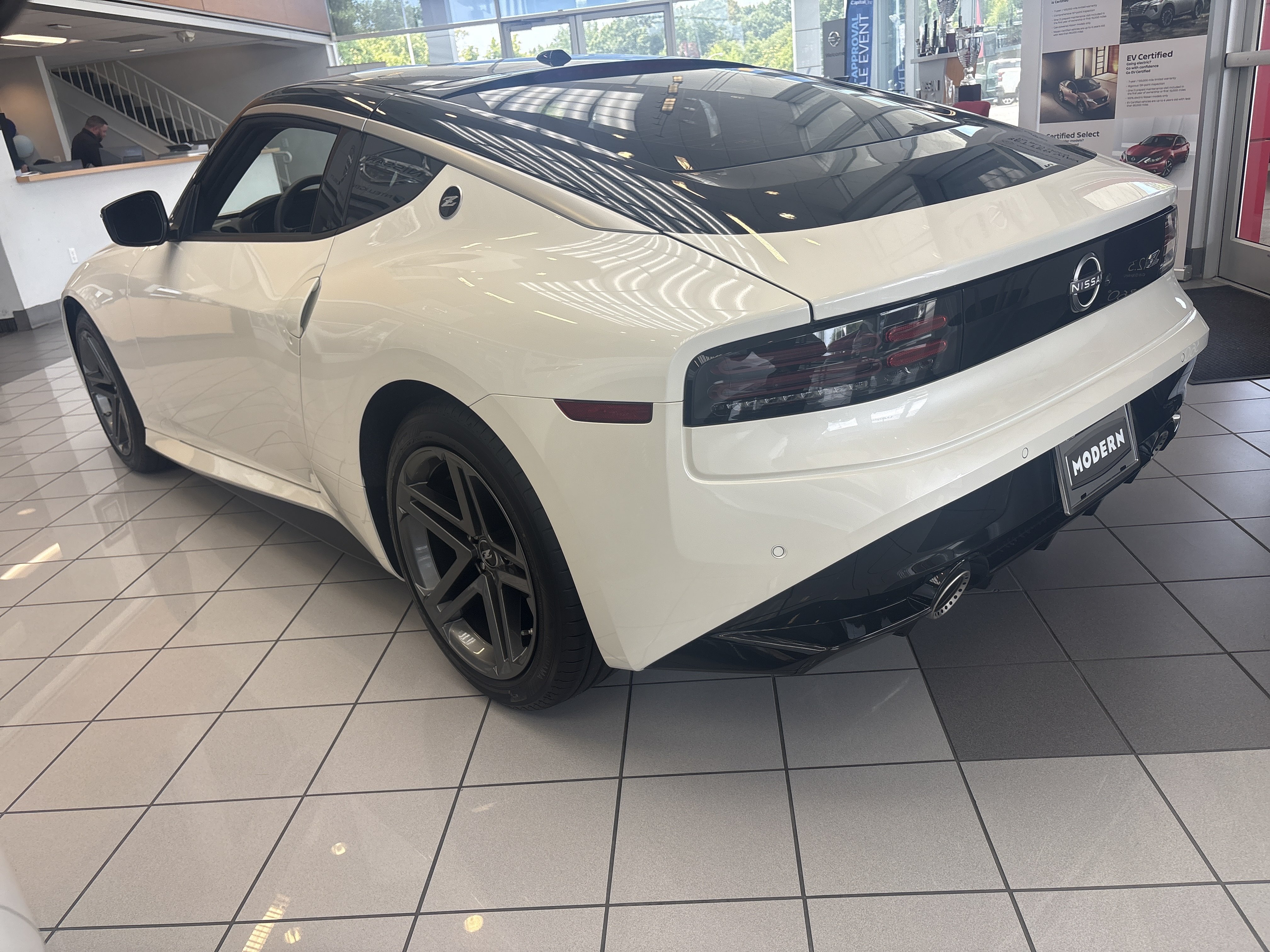 New 2026 Pearl White Tricoat/Super Black Nissan Sport image 3