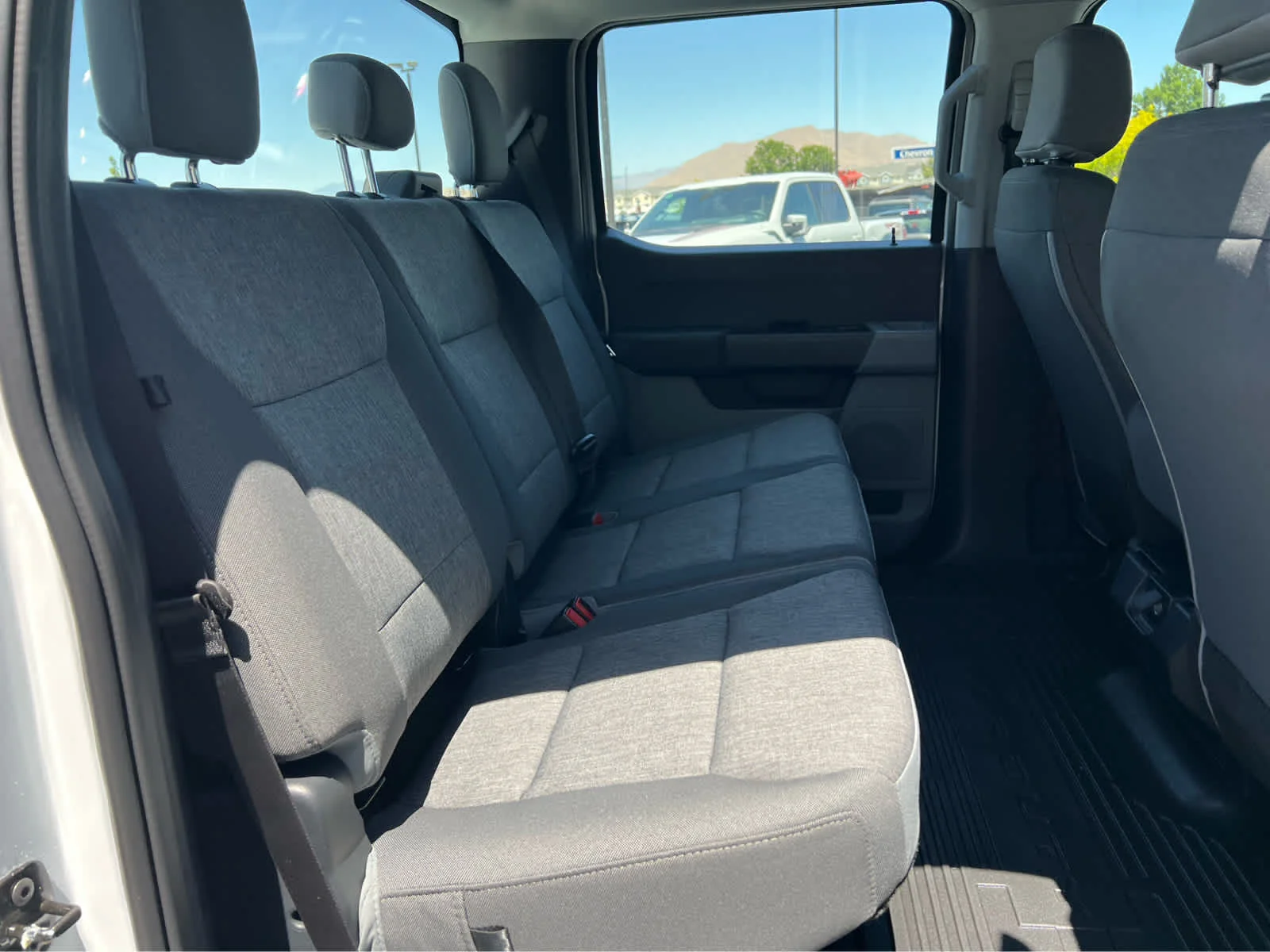 New 2026 Oxford White Ford XL image 25