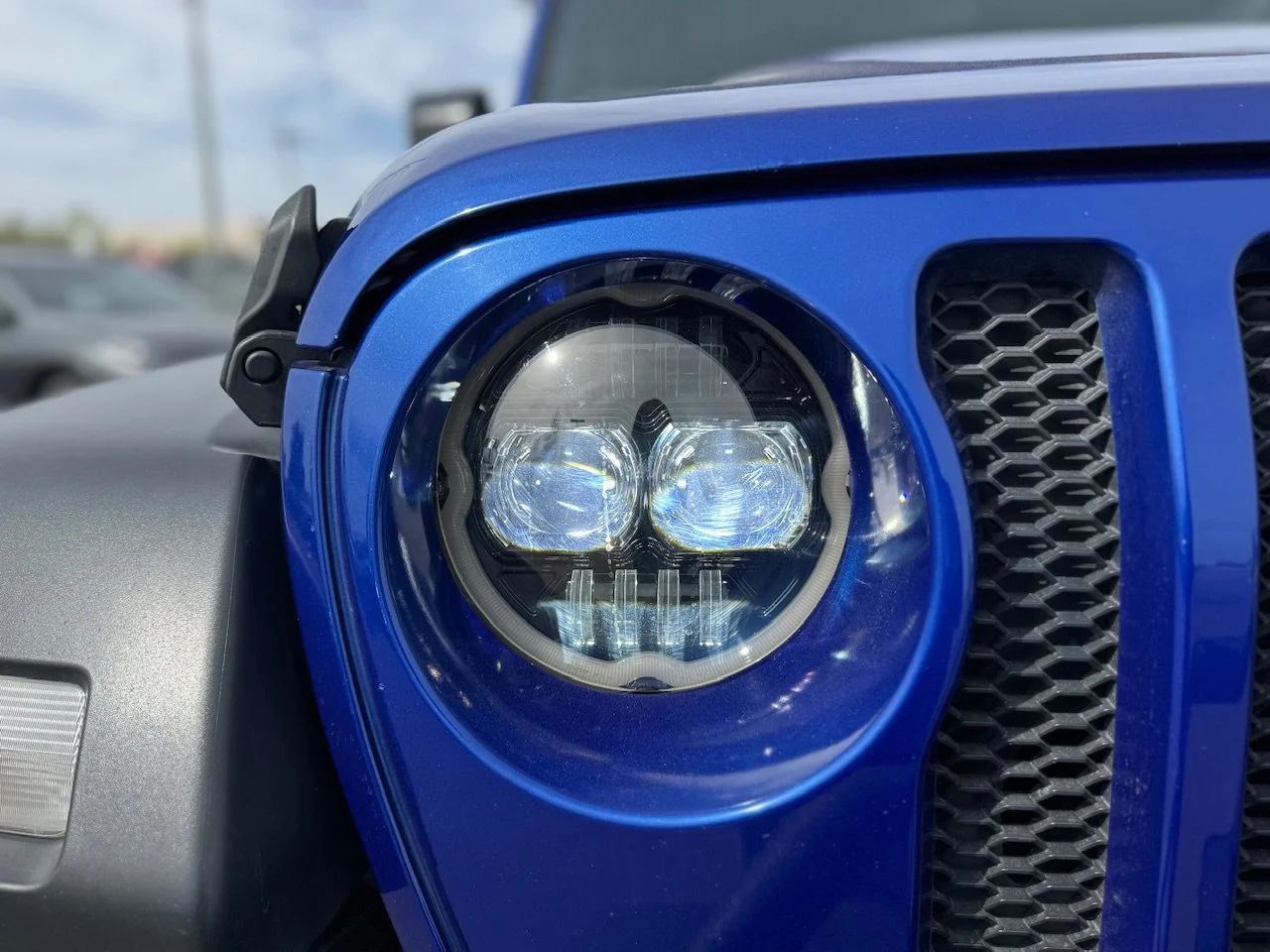 Used 2019 Ocean Blue Metallic Clearcoat Jeep Sport S image 50
