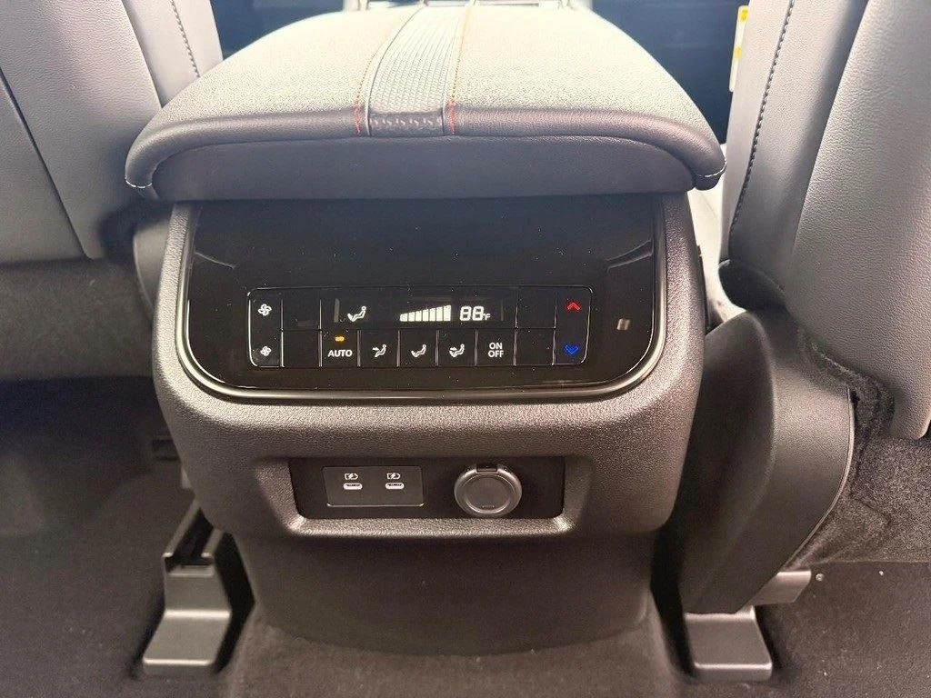 2026 Nissan Armada PRO-4X - Photo 8