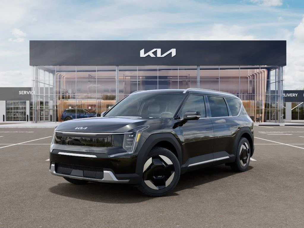 New 2026 Ebony Black Kia Wind image 1