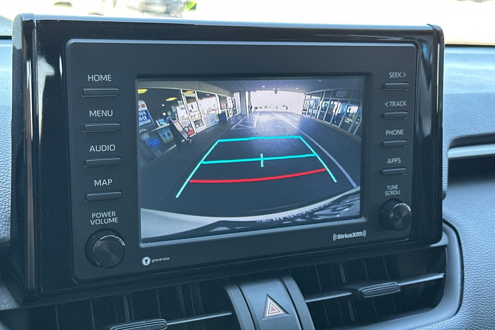 Used 2022 White Toyota XLE image 19