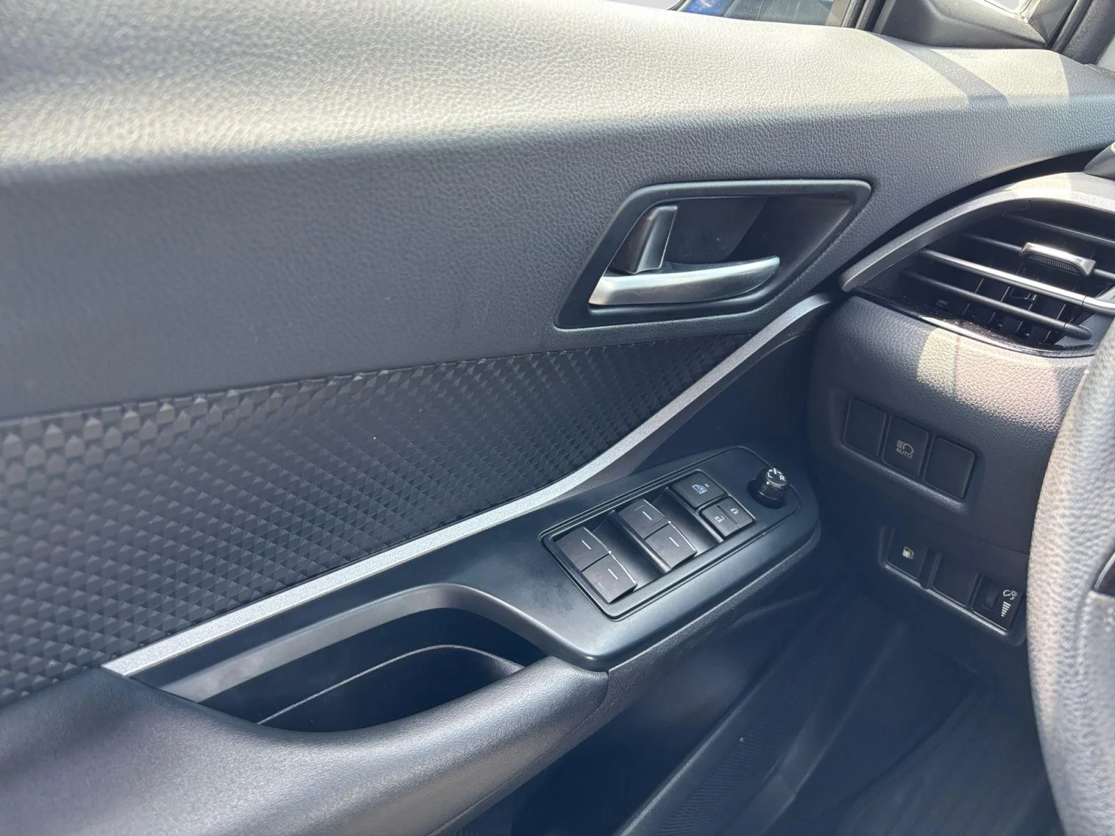 Used 2020 Blue Eclipse Metallic Toyota LE image 17