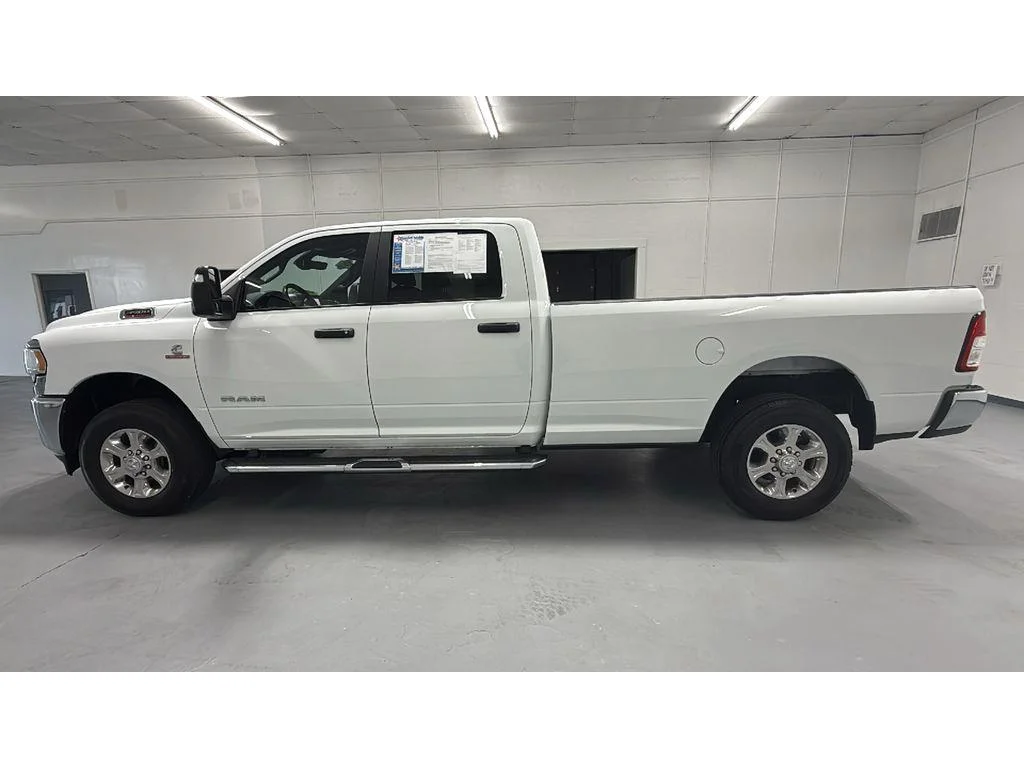 Used 2024 Bright White Clearcoat Ram Big Horn Crew Cab SRW 4x4 6.7L 1 Owner image 16