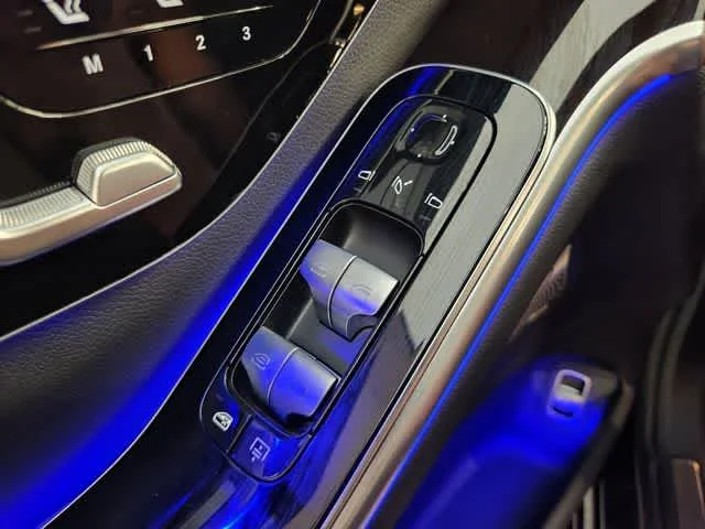 Used 2025 Black Mercedes-Benz S 500 image 21