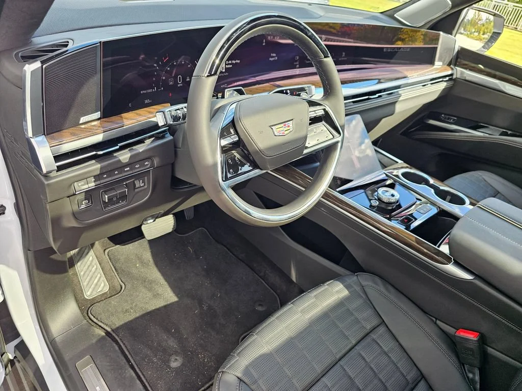 New 2026 Vibrant White Tricoat Cadillac Platinum Sport image 22