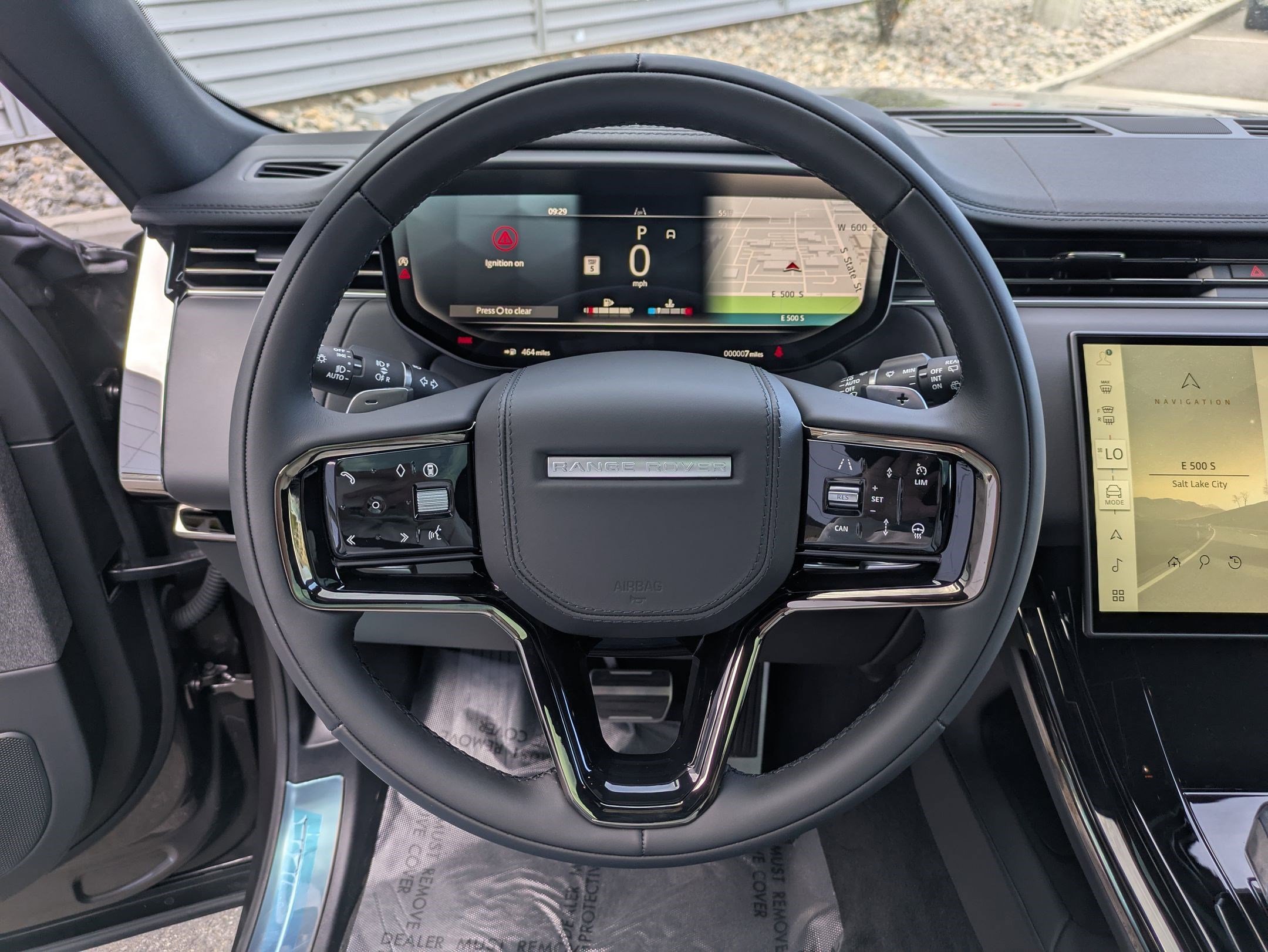 New 2026 Charente Grey Land Rover P400 Dynamic SE image 16