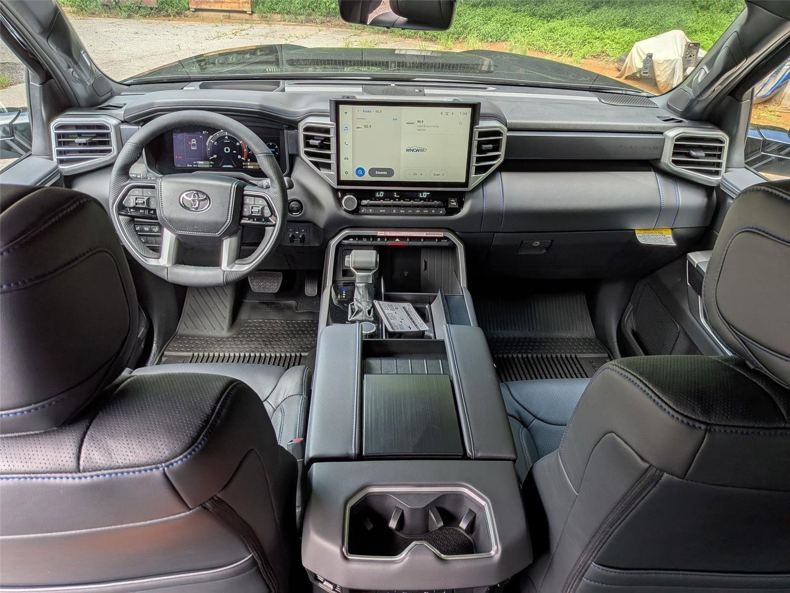 2025 Toyota Tundra Platinum - Photo 30