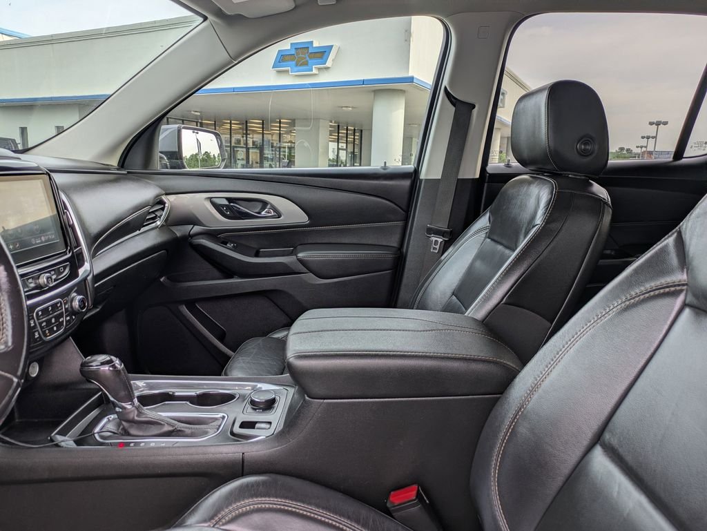 Used 2020 Gray Chevrolet 3LT image 23