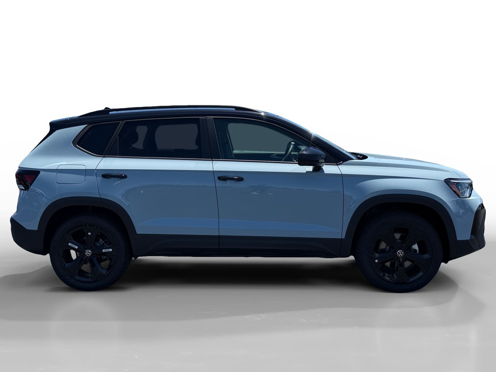 New 2026 Monument Gray W/Deep Black Roof Volkswagen SE Black image 6