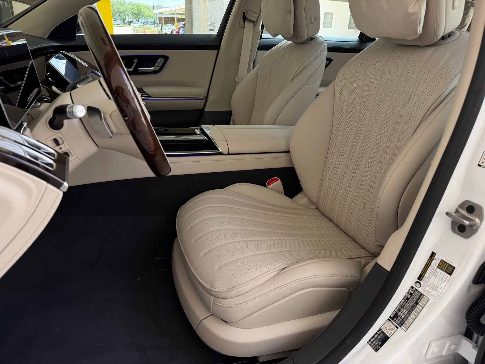 New 2026 MANUFAKTUR Moonlight White Metallic Mercedes-Benz S 500 image 14