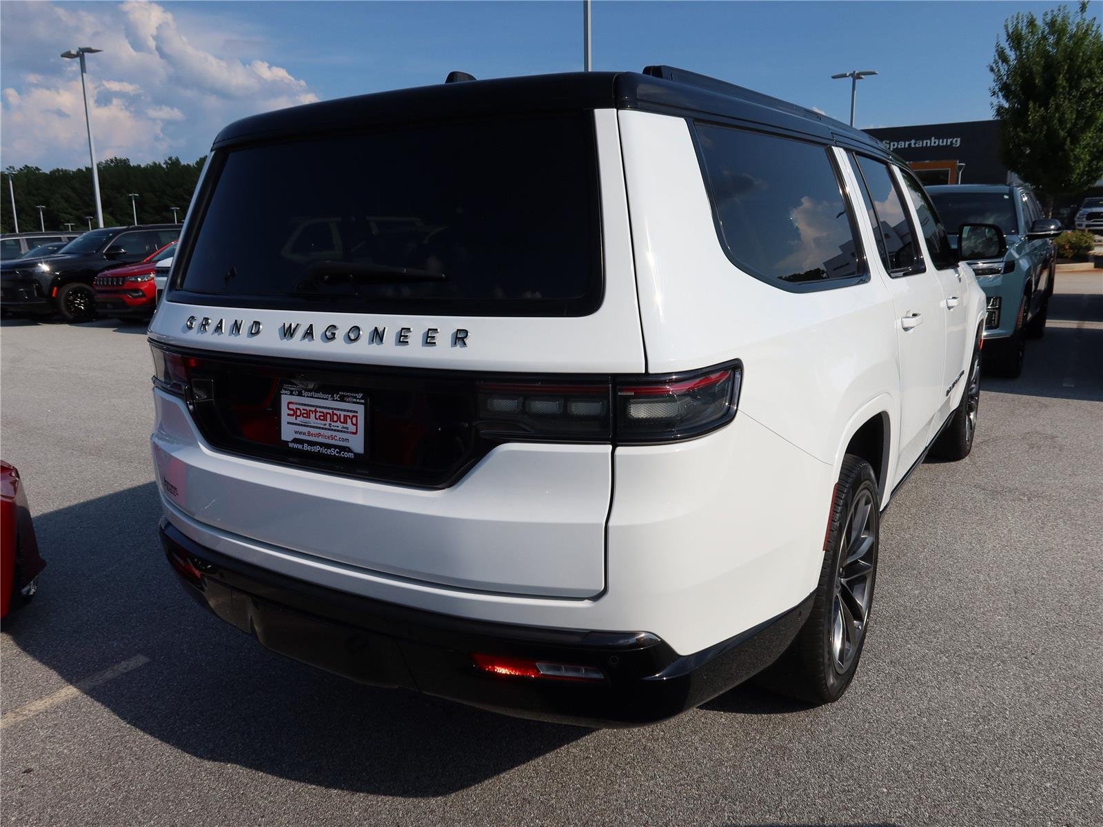 Certified Used 2025 Bright White Clearcoat Jeep Series III Obsidian image 6