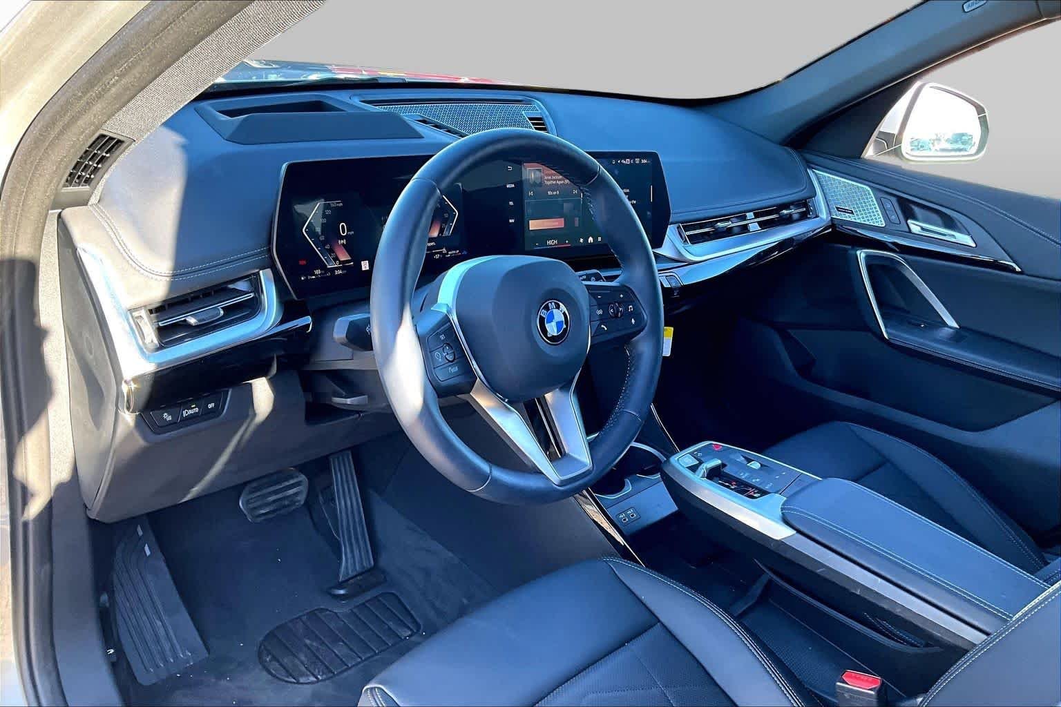 Used 2024 Space Silver Metallic BMW xDrive28i image 15