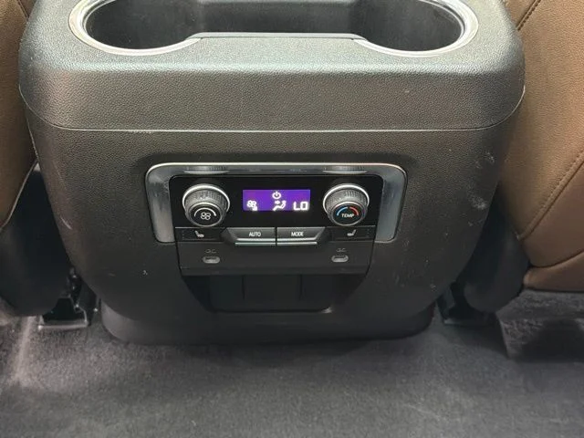 Used 2022 Iridescent Pearl Tricoat Chevrolet High Country image 18