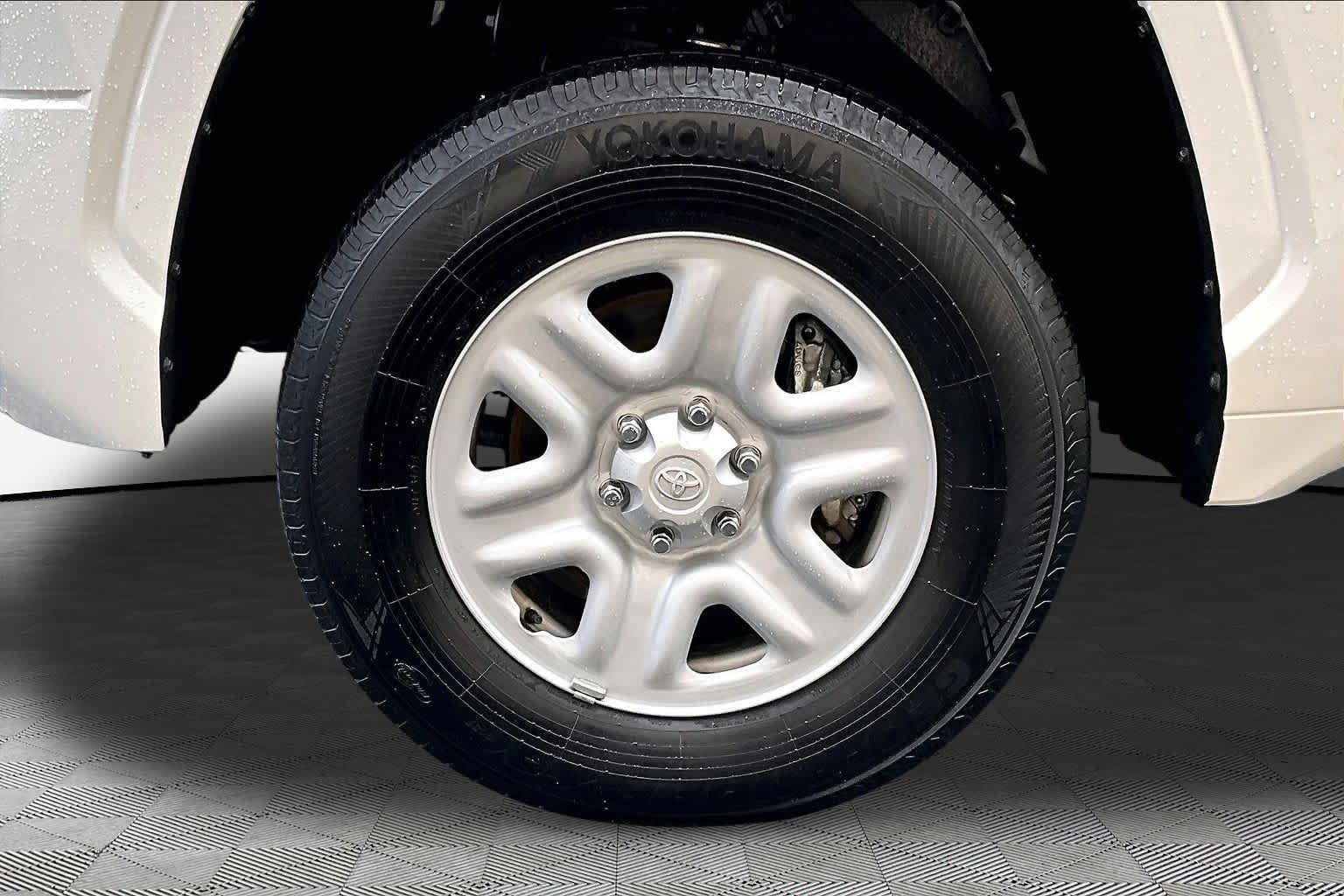 Used 2025 Ice Cap Toyota SR image 11