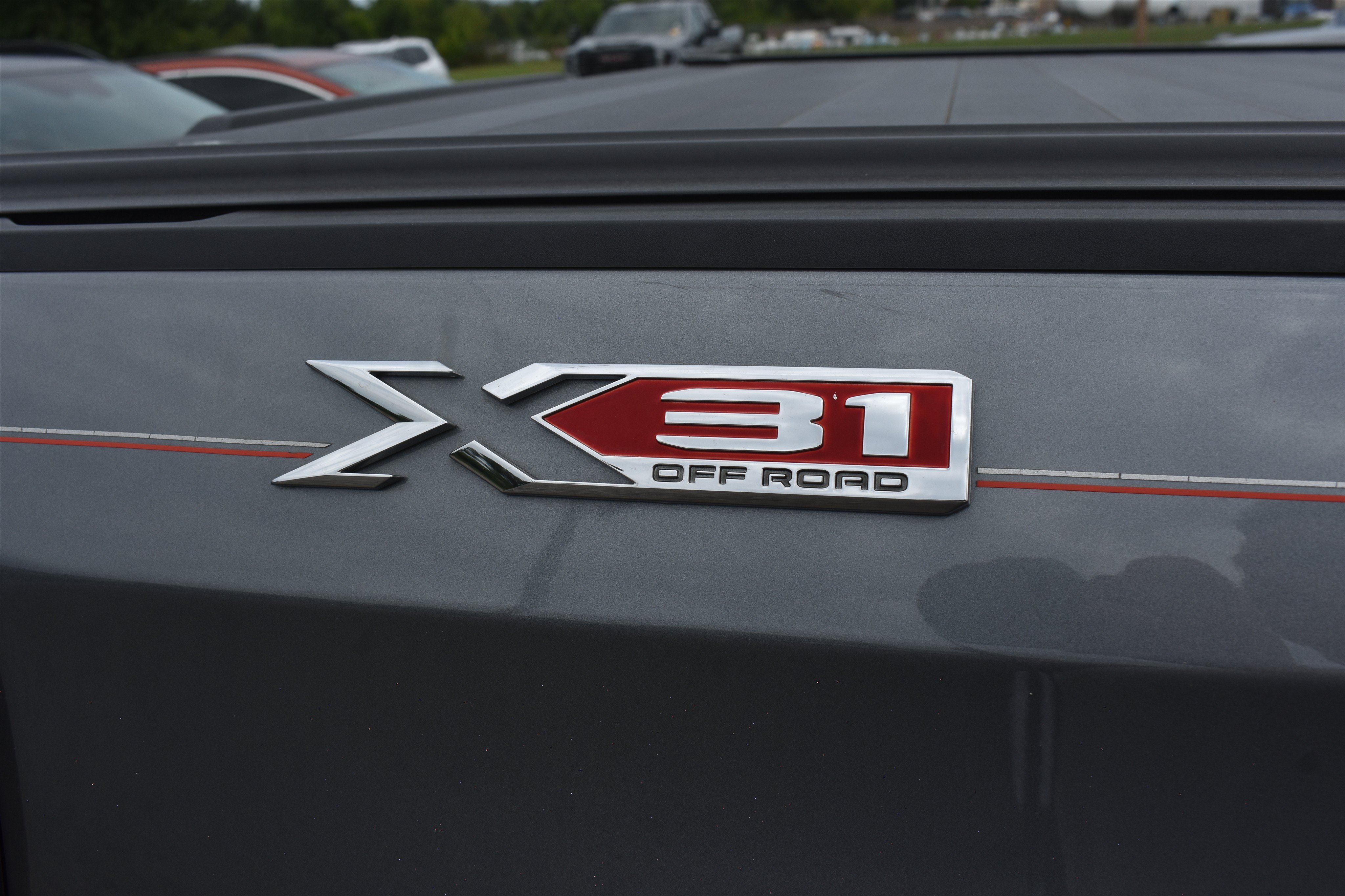 Used 2020 Satin Steel Metallic GMC SLT image 4