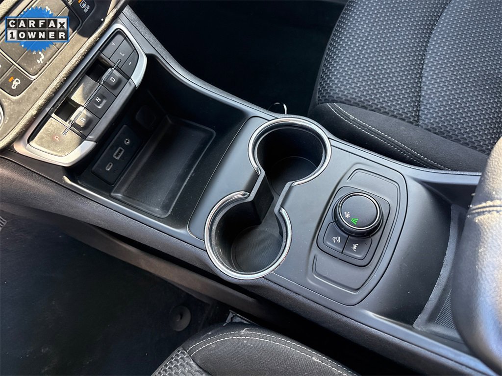 2023 GMC TERRAIN - Image 22