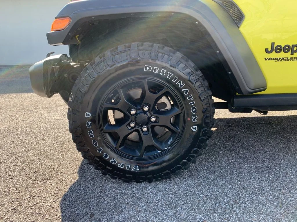 Used 2022  Jeep Unlimited Willys image 33