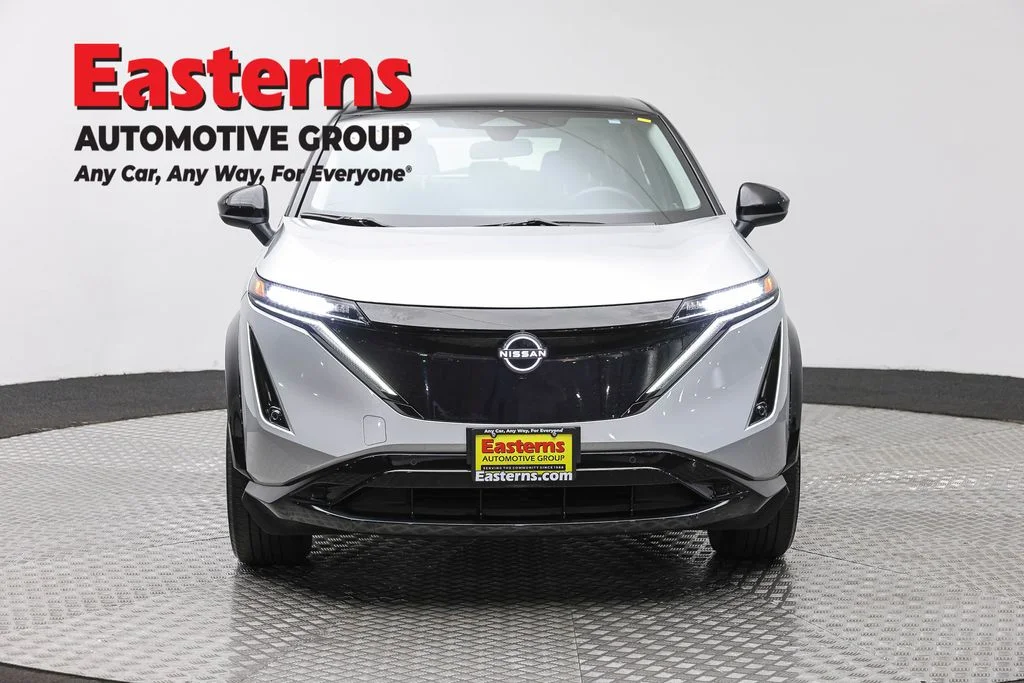Used 2023 Silver Nissan ENGAGE image 2