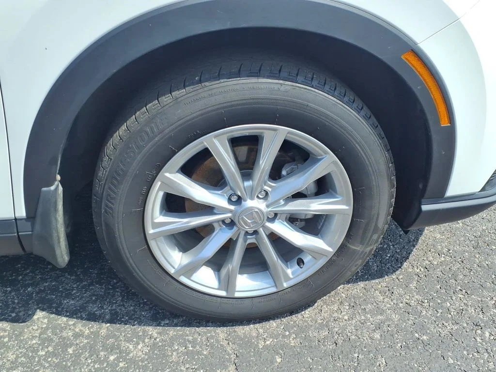 Used 2024 White Honda EX-L image 9